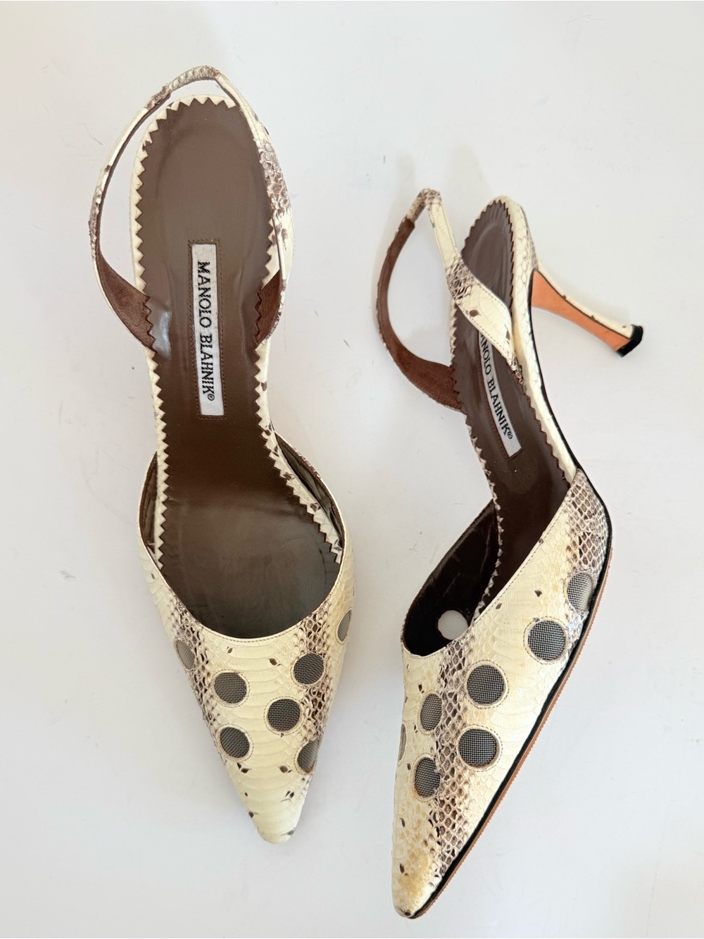 Manolo Blahnik Ivory Exotic Python Cut-Out Carolyne Slingback Heels pumps EU 41